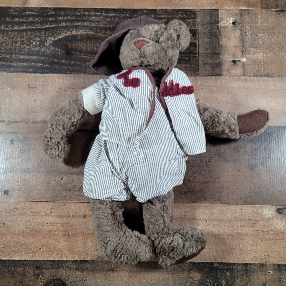 1997 Ganz Cottage Collectibles Baseball Teddy Bear 'Slugger' By: Lorraine